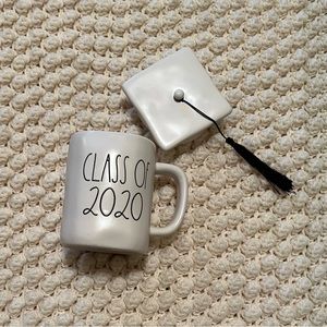 Rae Dunn Class of 2020 Large Letter White Mug with Hat Lid Topper